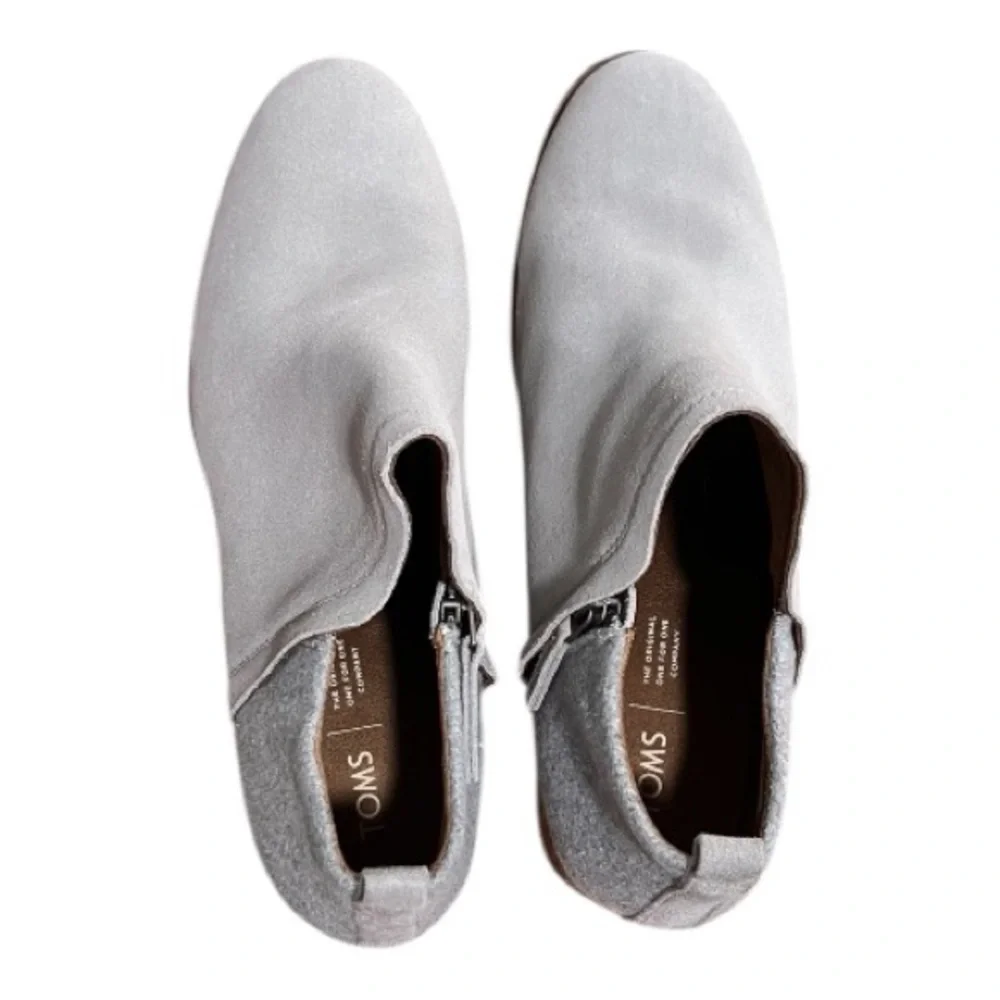 TOMS Women's Gray Suede Ankle Booties Size 12 Zip Up Like New‎